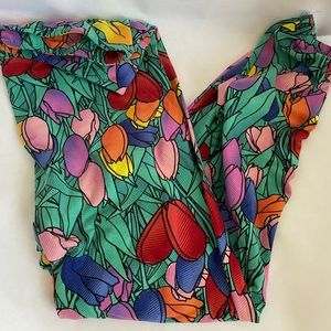 LuLaRoe Tulip leggings!